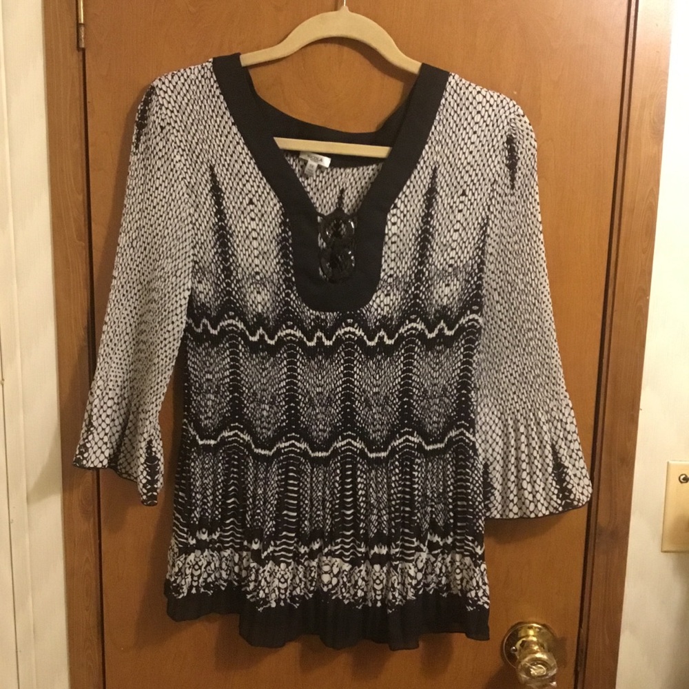 NICOLA Black and White Patterned V-Neck Tunic Top 1X